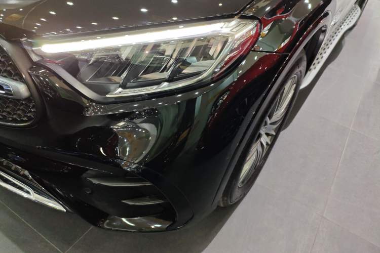 Used Mercedes-Benz GLC 2024 Refreshed GLC 300 L 4MATIC Dynamic Version 5 Seats Left Front Headlight