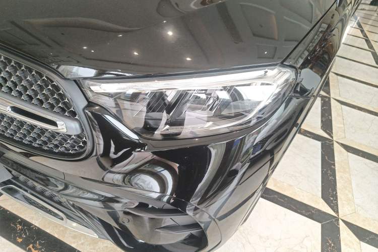Used Mercedes-Benz GLC 2024 Facelifted GLC 260 L 4MATIC Luxury Version 5 Seats Left Front Headlight