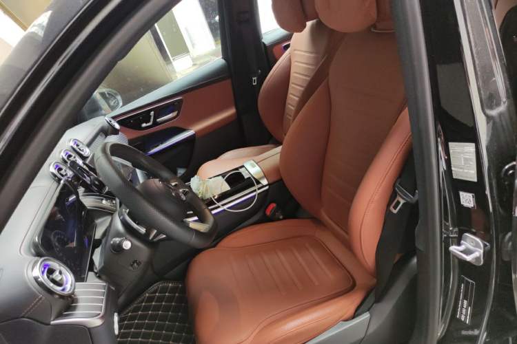Used Mercedes-Benz GLC 2024 Refreshed GLC 300 L 4MATIC Dynamic Version 5 Seats Left Front Seat
