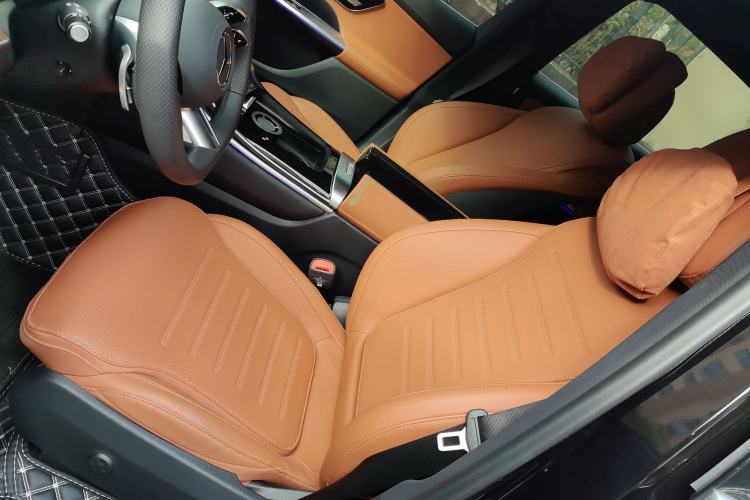 Used Mercedes-Benz GLC 2024 Refreshed GLC 300 L 4MATIC Dynamic Version 7-Seater Left Front Seat