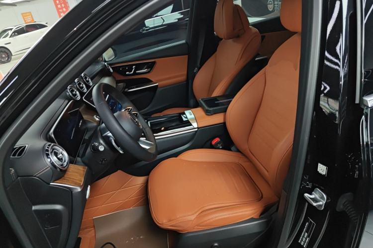 Used Mercedes-Benz GLC 2024 Refreshed GLC 300 L 4MATIC Dynamic Version 5 Seats Left Front Seat