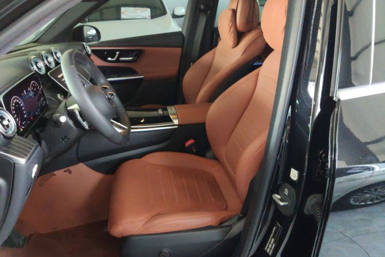 Used Mercedes-Benz GLC 2024 Refreshed GLC 300 L 4MATIC Dynamic Version 5 Seats Left Front Seat