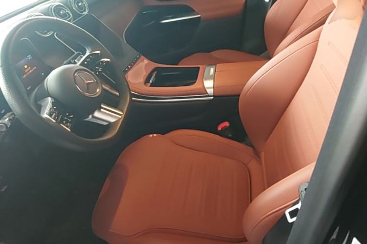 Used Mercedes-Benz GLC 2024 Refreshed GLC 300 L 4MATIC Dynamic Version 5 Seats Left Front Seat