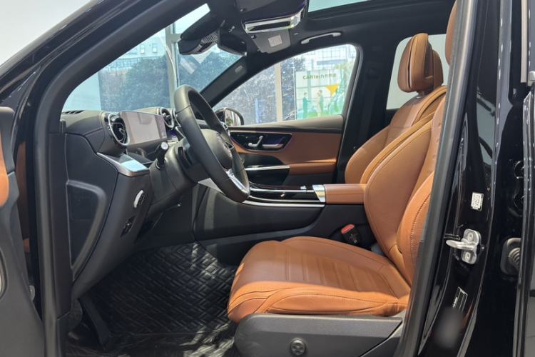 Used Mercedes-Benz GLC 2024 GLC 260 L 4MATIC Dynamic Edition 5-seater Left Front Seat