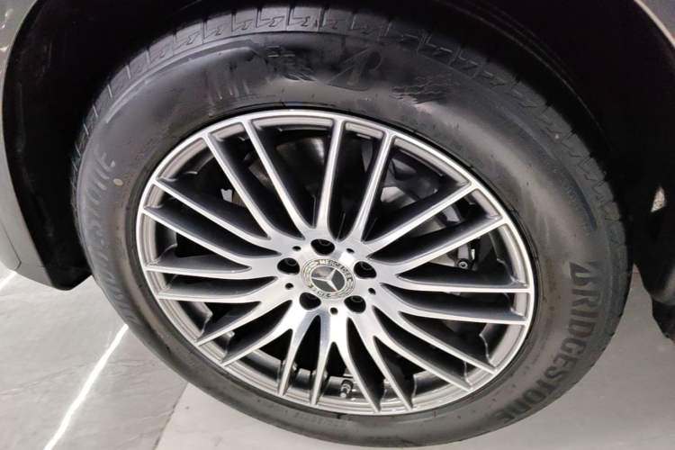 Used Mercedes-Benz GLC 2024 Refreshed GLC 300 L 4MATIC Dynamic Version 5 Seats Left Front Wheel Hub