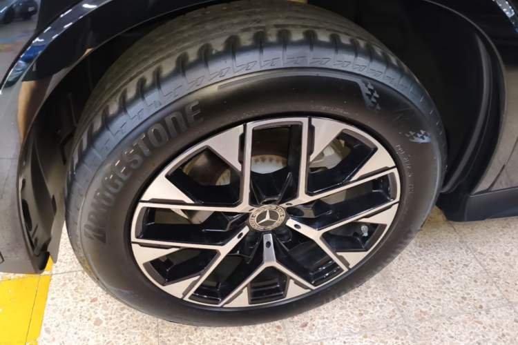 Used Mercedes-Benz GLC 2024 GLC 260 L 4MATIC Luxury Model 5 Seats Left Front Wheel Hub