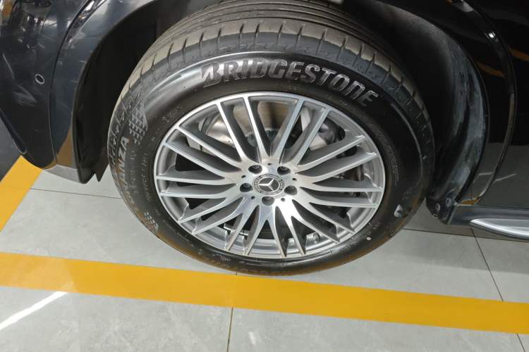 Used Mercedes-Benz GLC 2024 Refreshed GLC 300 L 4MATIC Dynamic Version 5 Seats Left Front Wheel Hub