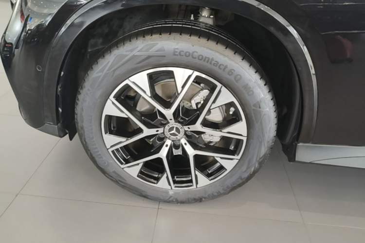 Used Mercedes-Benz GLC 2024 GLC 260 L 4MATIC Luxury Model 5 Seats Left Front Wheel Hub