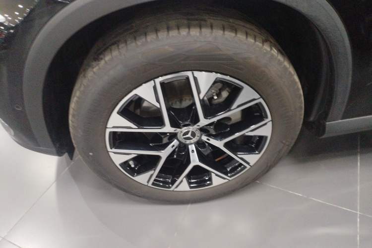 Used Mercedes-Benz GLC 2024 GLC 260 L 4MATIC Dynamic Edition 5-seater Left Front Wheel Hub