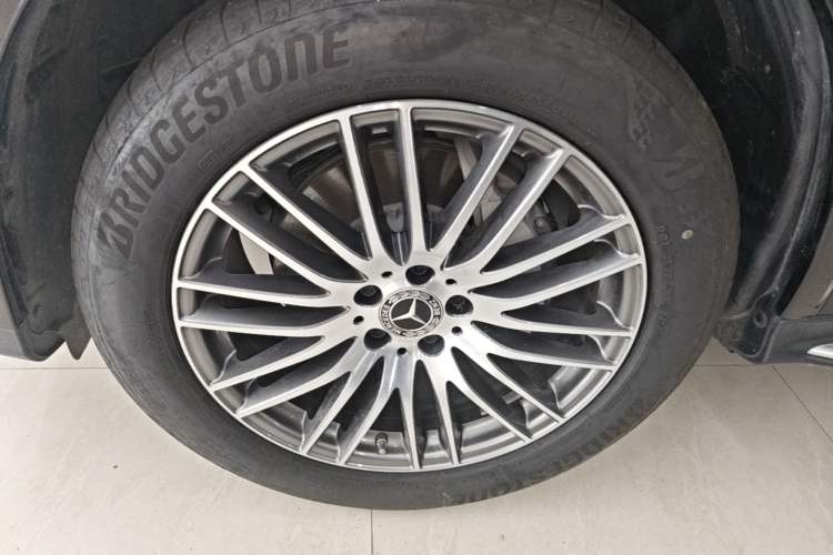 Used Mercedes-Benz GLC 2024 GLC 300 L 4MATIC Dynamic Edition 7-seater Left Front Wheel Hub