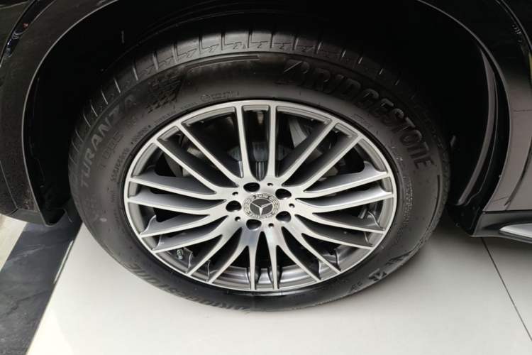 Used Mercedes-Benz GLC 2024 GLC 300 L 4MATIC Dynamic Edition 5-seater Left Front Wheel Hub