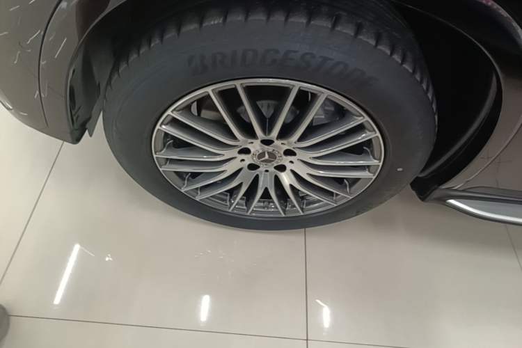 Used Mercedes-Benz GLC 2024 GLC 300 L 4MATIC Dynamic Edition 5-seater Left Front Wheel Hub