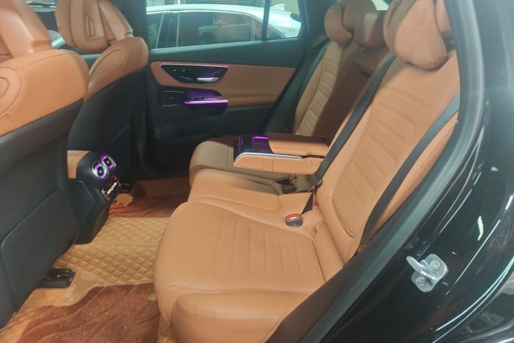 Used Mercedes-Benz GLC 2024 Facelifted GLC 260 L 4MATIC Luxury Version 5 Seats Left Rear Seat