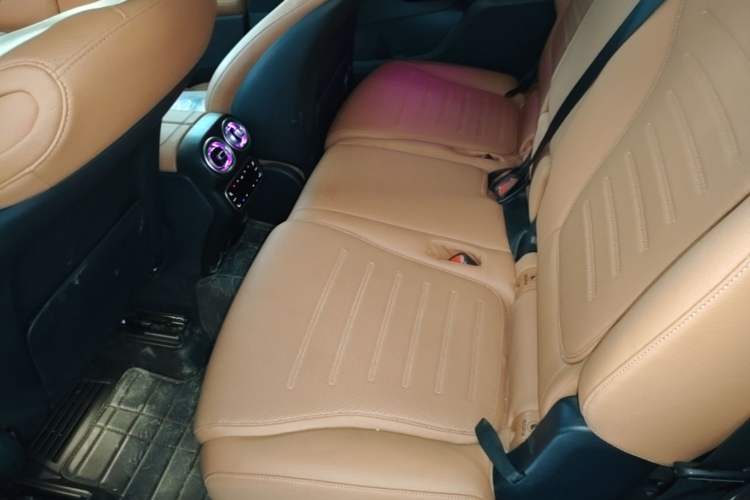 Used Mercedes-Benz GLC 2024 GLC 300 L 4MATIC Dynamic Edition 7-seater Left Rear Seat