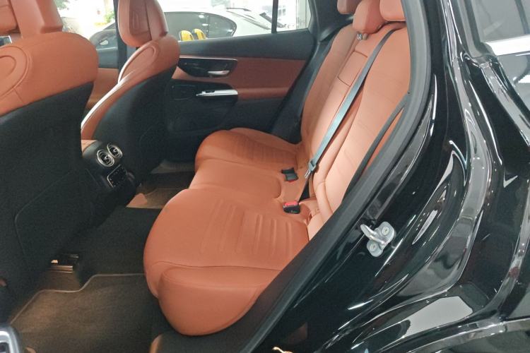 Used Mercedes-Benz GLC 2024 Facelifted GLC 260 L 4MATIC Luxury Version 5 Seats Left Rear Seat