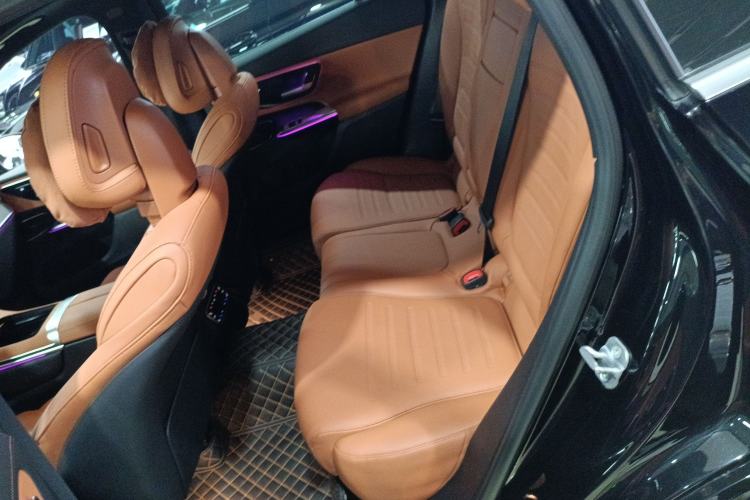 Used Mercedes-Benz GLC 2024 Facelifted GLC 260 L 4MATIC Luxury Version 5 Seats Left Rear Seat