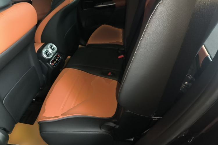 Used Mercedes-Benz GLC 2024 Refreshed GLC 260 L 4MATIC Luxury Version 7-Seater Left Rear Seat