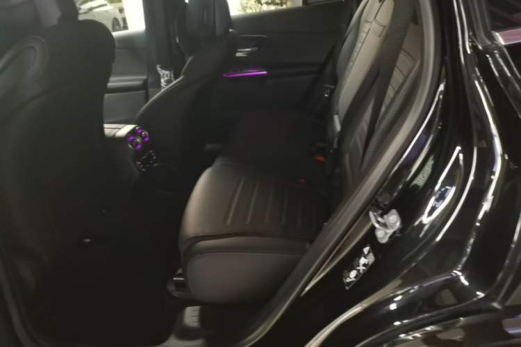 Used Mercedes-Benz GLC 2024 GLC 300 L 4MATIC Luxury Model 7 Seats Left Rear Seat