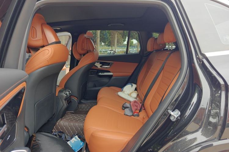 Used Mercedes-Benz GLC 2024 Facelifted GLC 260 L 4MATIC Luxury Version 5 Seats Left Rear Seat