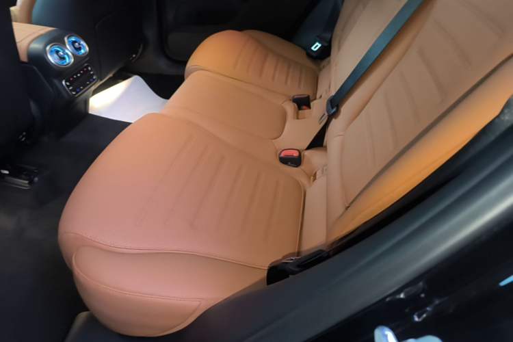 Used Mercedes-Benz GLC 2024 Refreshed GLC 300 L 4MATIC Dynamic Version 5 Seats Left Rear Seat