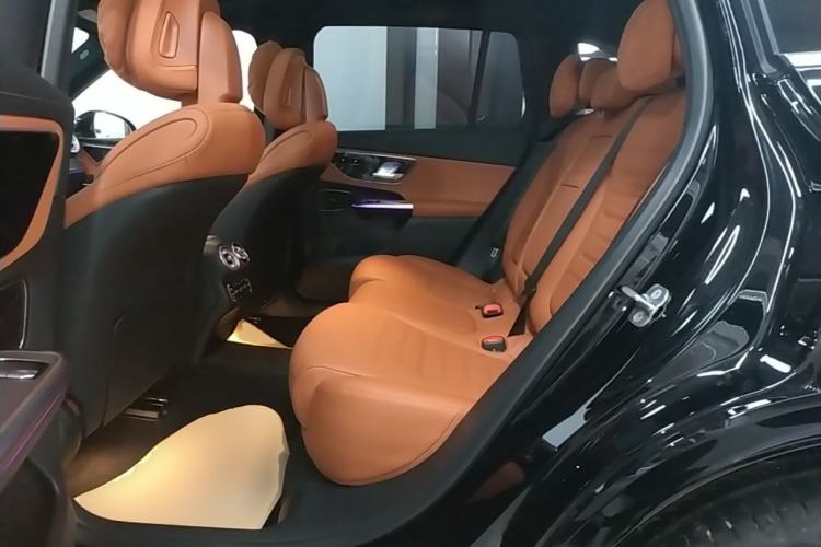 Used Mercedes-Benz GLC 2024 Facelifted GLC 260 L 4MATIC Luxury Version 5 Seats Left Rear Seat