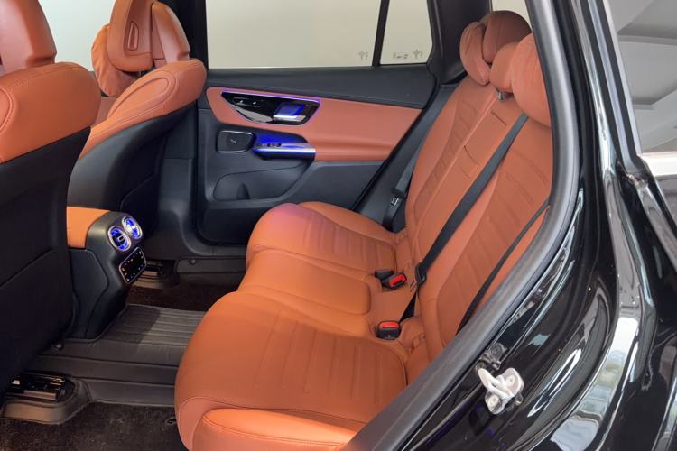 Used Mercedes-Benz GLC 2024 Facelifted GLC 260 L 4MATIC Luxury Version 5 Seats Left Rear Seat