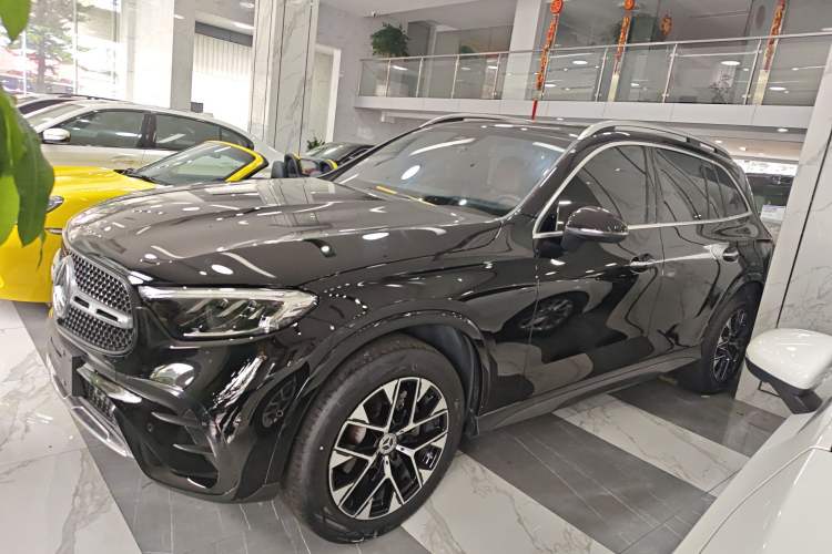 Used Mercedes-Benz GLC 2024 Facelifted GLC 260 L 4MATIC Luxury Version 5 Seats Left Side