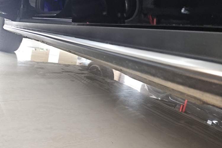 Used Mercedes-Benz GLC 2024 GLC 300 L 4MATIC Dynamic Edition 7-seater Left Side Sill