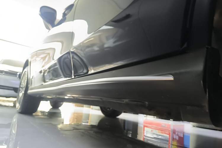 Used Mercedes-Benz GLC 2024 Refreshed GLC 300 L 4MATIC Dynamic Version 5 Seats Left Side Sill