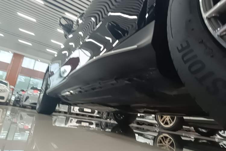 Used Mercedes-Benz GLC 2024 GLC 300 L 4MATIC Dynamic Edition 5-seater Left Side Sill
