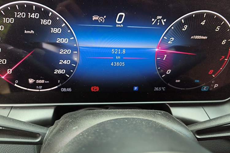 Used Mercedes-Benz GLC 2024 GLC 300 L 4MATIC Dynamic Edition 5-seater Odometer Close Up
