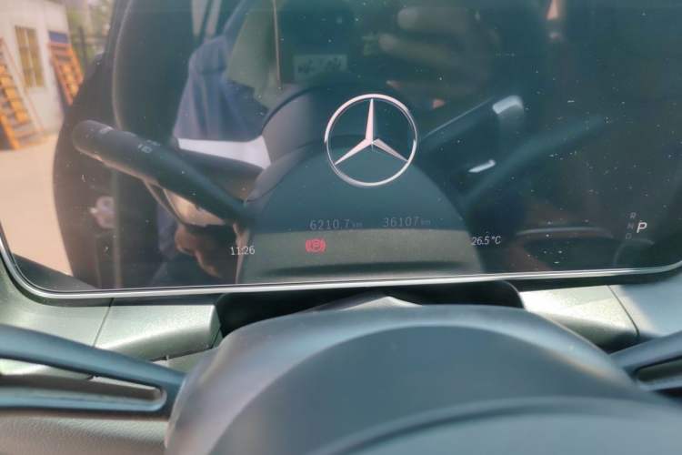 Used Mercedes-Benz GLC 2024 GLC 260 L 4MATIC Luxury Model 5 Seats Odometer Close Up