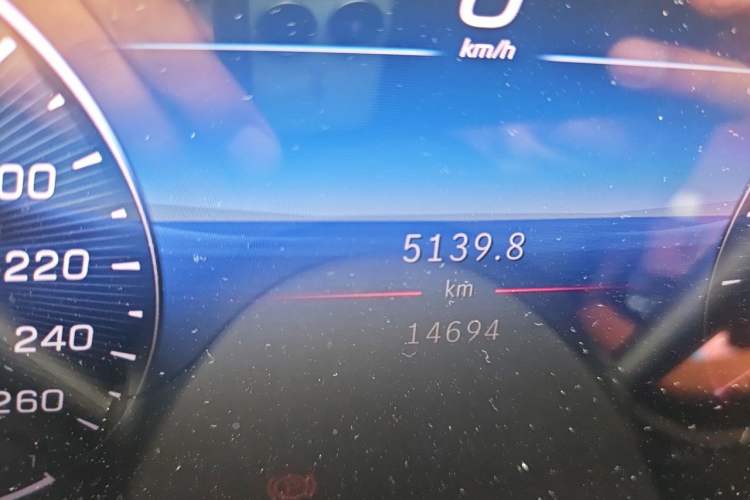 Used Mercedes-Benz GLC 2024 GLC 260 L 4MATIC Dynamic Edition 5-seater Odometer Close Up