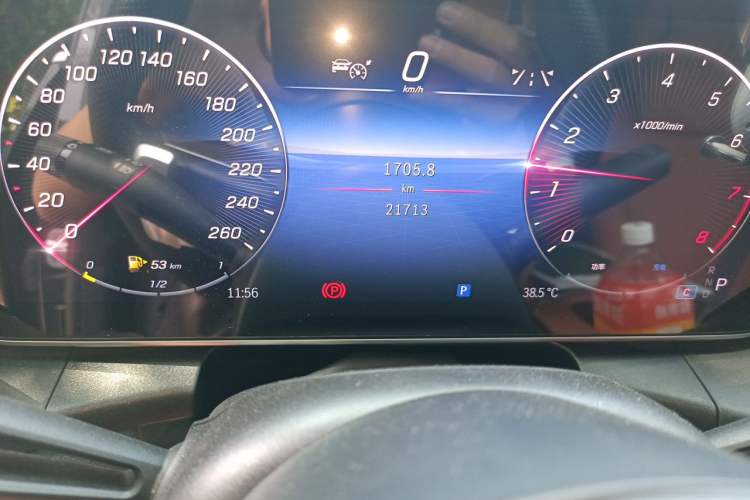 Used Mercedes-Benz GLC 2024 GLC 300 L 4MATIC Dynamic Edition 5-seater Odometer Close Up