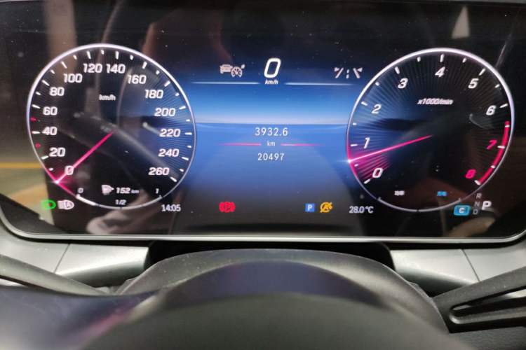 Used Mercedes-Benz GLC 2024 Refreshed GLC 300 L 4MATIC Dynamic Version 5 Seats Odometer Close Up