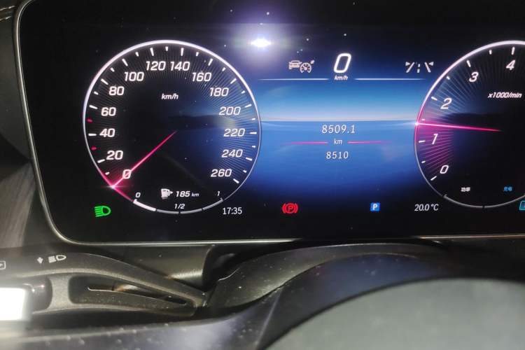 Used Mercedes-Benz GLC 2024 GLC 260 L 4MATIC Luxury Model 5 Seats Odometer Close Up