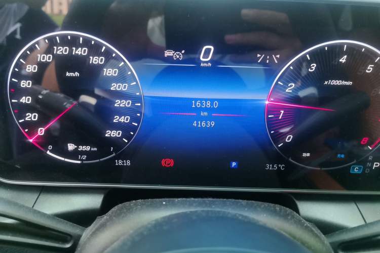 Used Mercedes-Benz GLC 2024 Refreshed GLC 300 L 4MATIC Dynamic Version 5 Seats Odometer Close Up