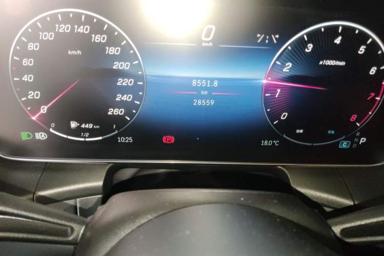 Used Mercedes-Benz GLC 2024 GLC 300 L 4MATIC Luxury Model 5 Seats Odometer Close Up