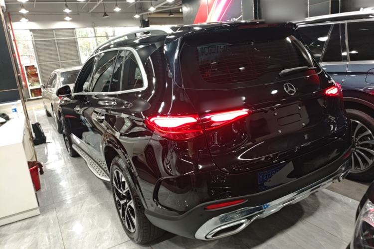 Used Mercedes-Benz GLC 2024 GLC 260 L 4MATIC Luxury Model 5 Seats Rear Left 45 Deg