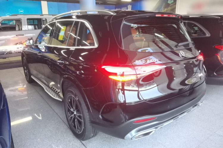 Used Mercedes-Benz GLC 2024 Refreshed GLC 260 L 4MATIC Luxury Version 7-Seater Rear Left 45 Deg
