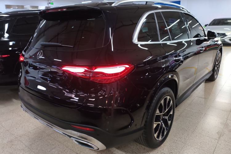 Used Mercedes-Benz GLC 2024 GLC 260 L 4MATIC Luxury Model 5 Seats Rear Right 45 Deg