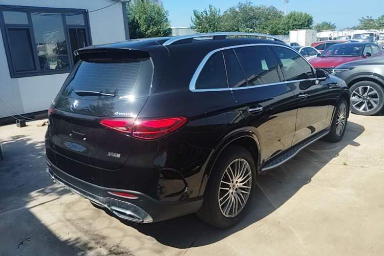 Used Mercedes-Benz GLC 2024 Refreshed GLC 300 L 4MATIC Dynamic Version 5 Seats Rear Right 45 Deg