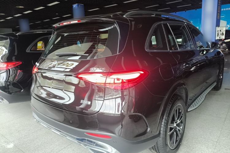Used Mercedes-Benz GLC 2024 Refreshed GLC 260 L 4MATIC Luxury Version 7-Seater Rear Right 45 Deg