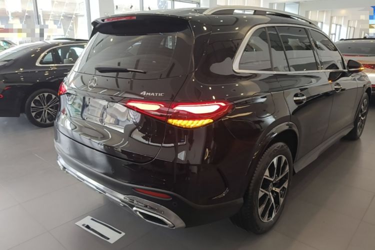 Used Mercedes-Benz GLC 2024 GLC 260 L 4MATIC Luxury Model 5 Seats Rear Right 45 Deg