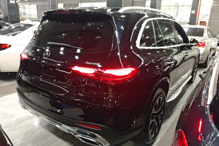 Used Mercedes-Benz GLC 2024 GLC 260 L 4MATIC Luxury Model 5 Seats Rear Right 45 Deg