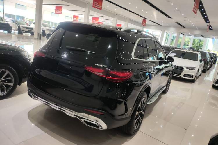 Used Mercedes-Benz GLC 2024 Facelifted GLC 260 L 4MATIC Luxury Version 5 Seats Rear Right 45 Deg