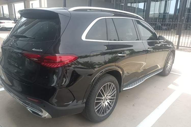 Used Mercedes-Benz GLC 2024 Refreshed GLC 300 L 4MATIC Dynamic Version 5 Seats Rear Right 45 Deg