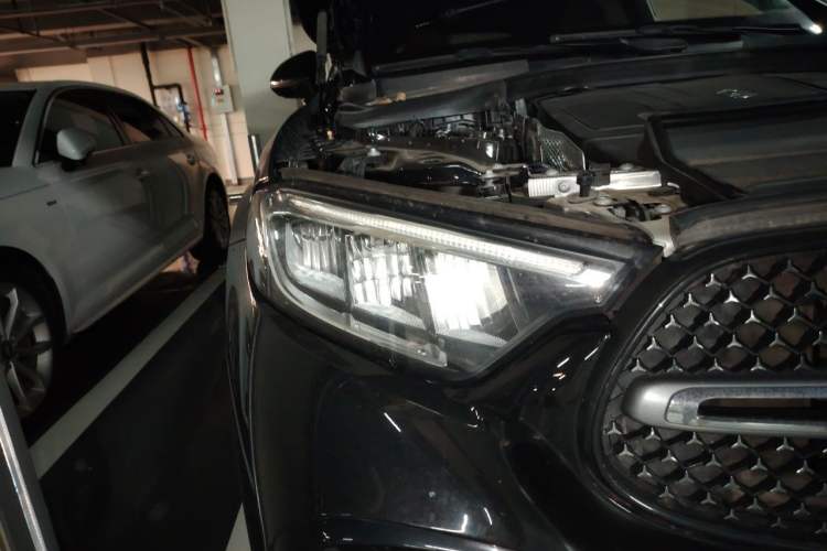 Used Mercedes-Benz GLC 2024 GLC 260 L 4MATIC Luxury Model 5 Seats Right Front Headlight