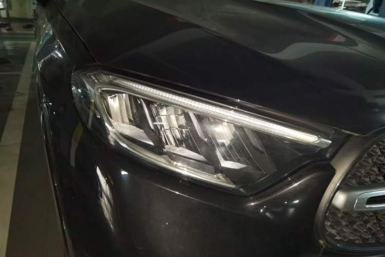 Used Mercedes-Benz GLC 2024 Refreshed GLC 300 L 4MATIC Dynamic Version 5 Seats Right Front Headlight