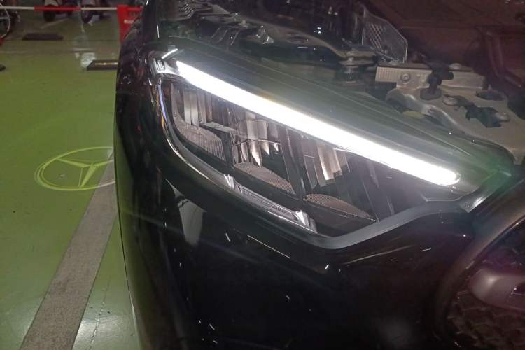 Used Mercedes-Benz GLC 2024 GLC 260 L 4MATIC Luxury Model 5 Seats Right Front Headlight